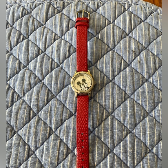 Mickey Mouse Watch - Picture 2 of 4